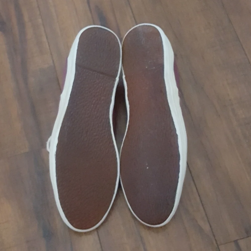 Separate Issue Vintage Burgundy Canvas Lace Up Low Top‎ Sneakers
